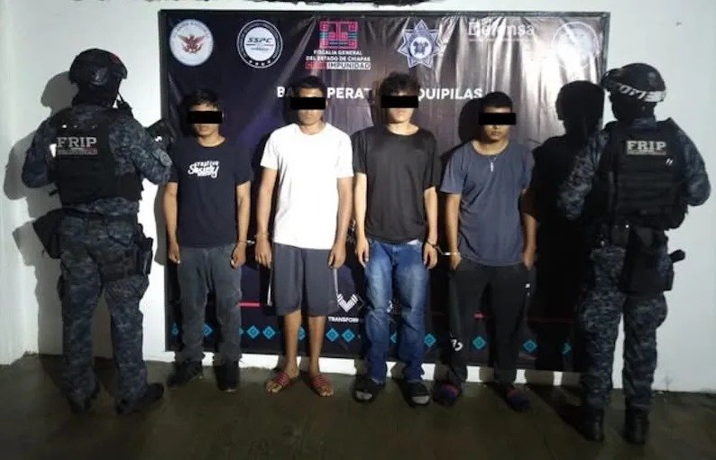 Detienen a cuatro con cristal, marihuana y mototaxi en Jiquipilas