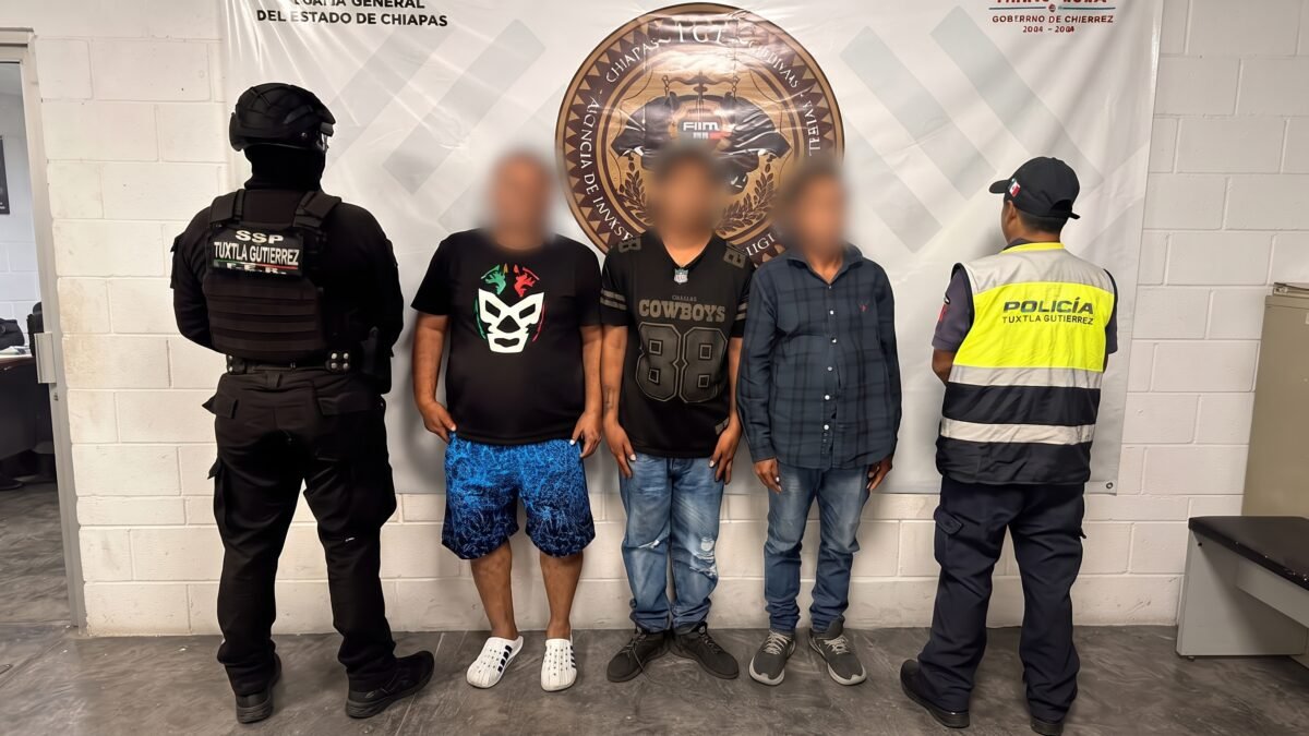 Detienen a cuatro personas por agredir a policías en Tuxtla Gutiérrez