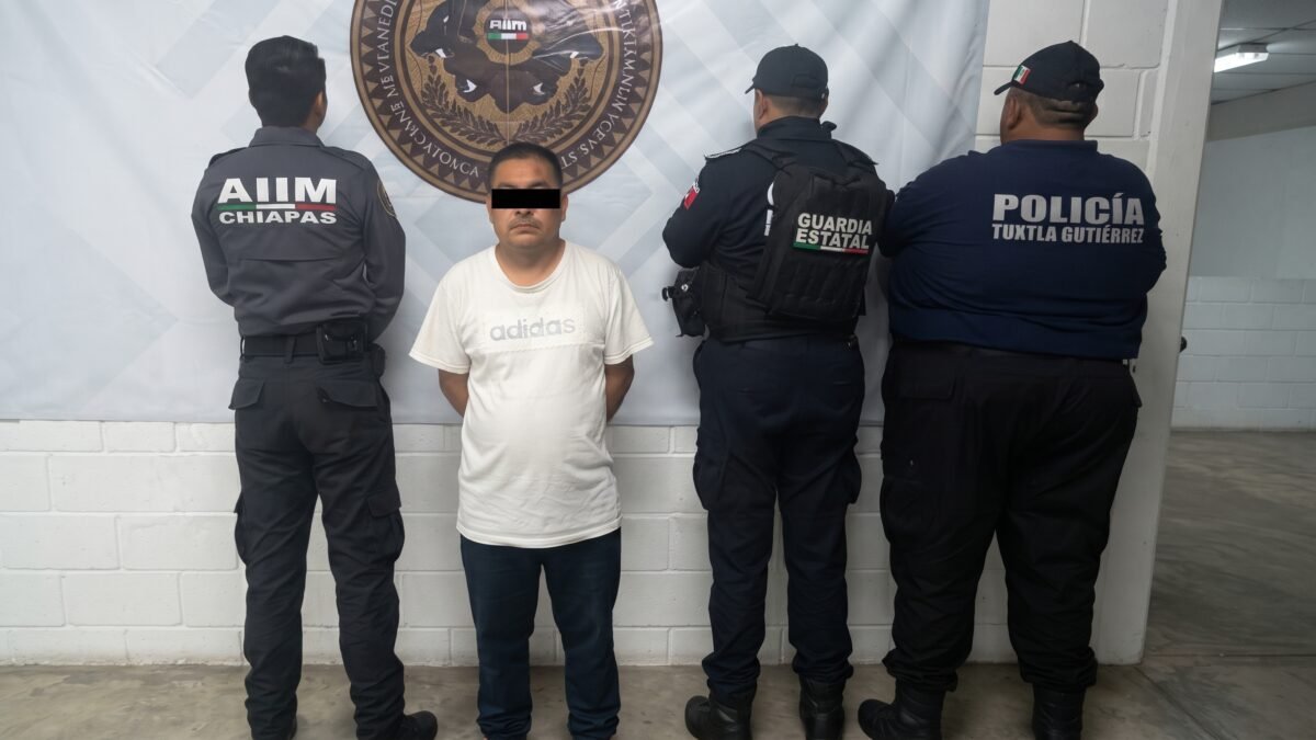 Detienen a dos hombres por robo de camión en el tramo Soyaló-Bochil
