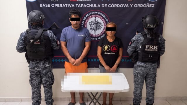 Detienen a dos personas con 21 dosis de presunto cristal en Mazatán