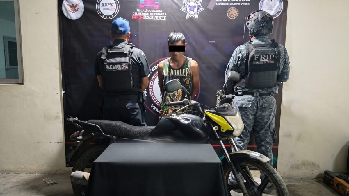 Detienen a hombre con seis dosis de presunto cristal en ejido de Suchiate
