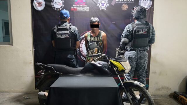 Detienen a hombre con seis dosis de presunto cristal en ejido de Suchiate