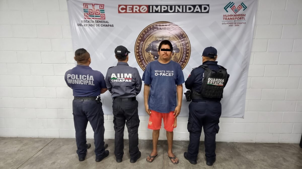 Detienen a Joel N. por presunto asalto a Oxxo en la colonia 24 de Junio de Tuxtla