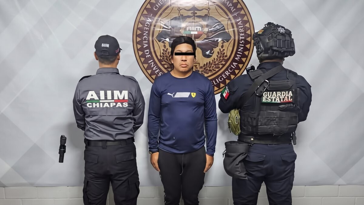 Detienen a Mario N. por presunto robo a vehículo en la colonia Centro de Tuxtla