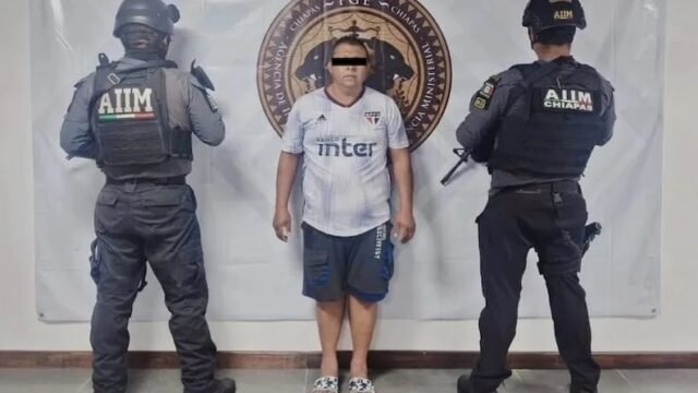 Detienen a policía municipal de Suchiapa por intervenir en casos de detenidos