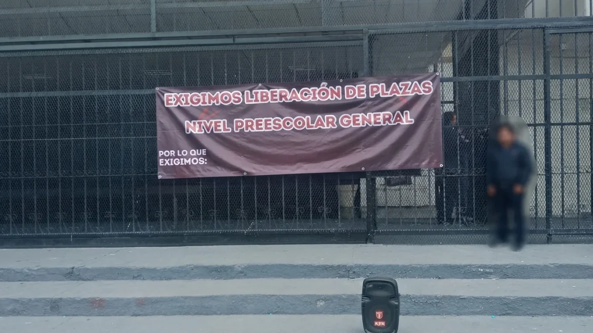 Egresados normalistas exigen tres mil plazas de preescolar en Chiapas