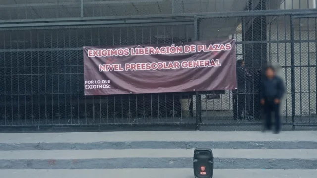 Egresados normalistas exigen tres mil plazas de preescolar en Chiapas