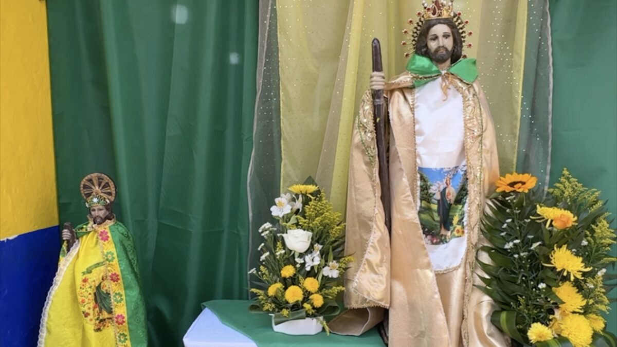 Entre tijeras y rezos: peluquerías del centro de Tuxtla cumplen 15 años festejando a San Judas Tadeo
