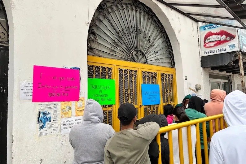 Estudiantes de medicina inician huelga por anomalías en universidad de San Cristóbal