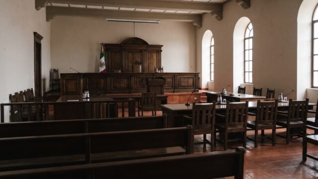 Exdirector de Pemex obtiene suspensión condicional por violencia familiar en Morelos