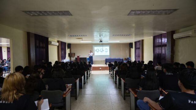 FGE imparte plática sobre buen trato a 90 estudiantes de prepa 7 en Tuxtla Gutiérrez