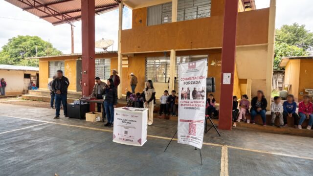 Fiscalía de Justicia Indígena lleva plática sobre acoso escolar a Chamula
