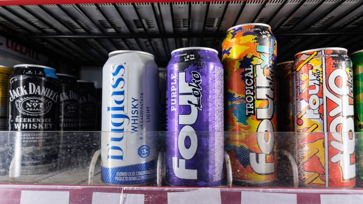 Four Loko reaparece en tiendas de Tuxtla y advierten riesgo por consumo en menores