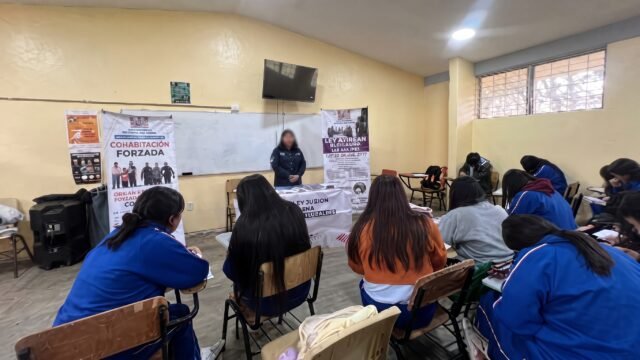Frenan la cohabitación forzada en las aulas: Fiscalía lleva pláticas de prevención a Chamula