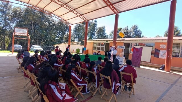 Frenan las adicciones desde las aulas: Fiscalía lleva jornada de prevención a San Cristóbal y Chamula