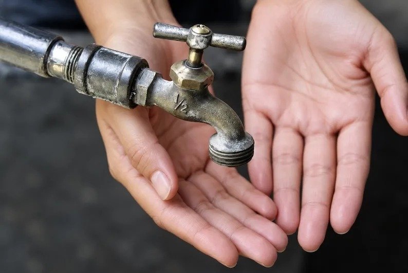 Habitantes de la colonia Octavio Paz en Tapachula denuncian seis meses sin agua potable