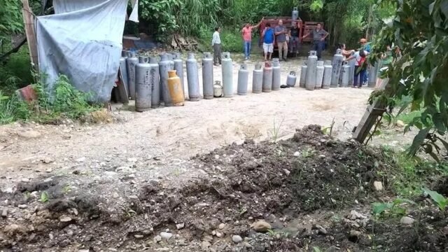 Hasta 3 días de espera: limitan venta de gas LP y forman filas en Tuxtla y San Cristóbal