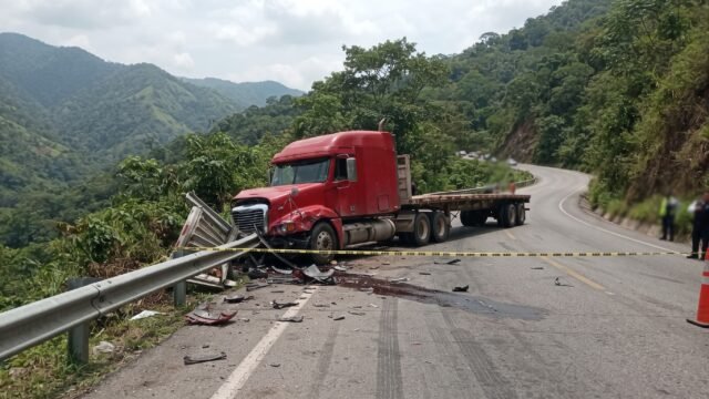 Hombre resulta gravemente herido tras bajar a ayudar en accidente en autopista San Cristóbal-Tuxtla