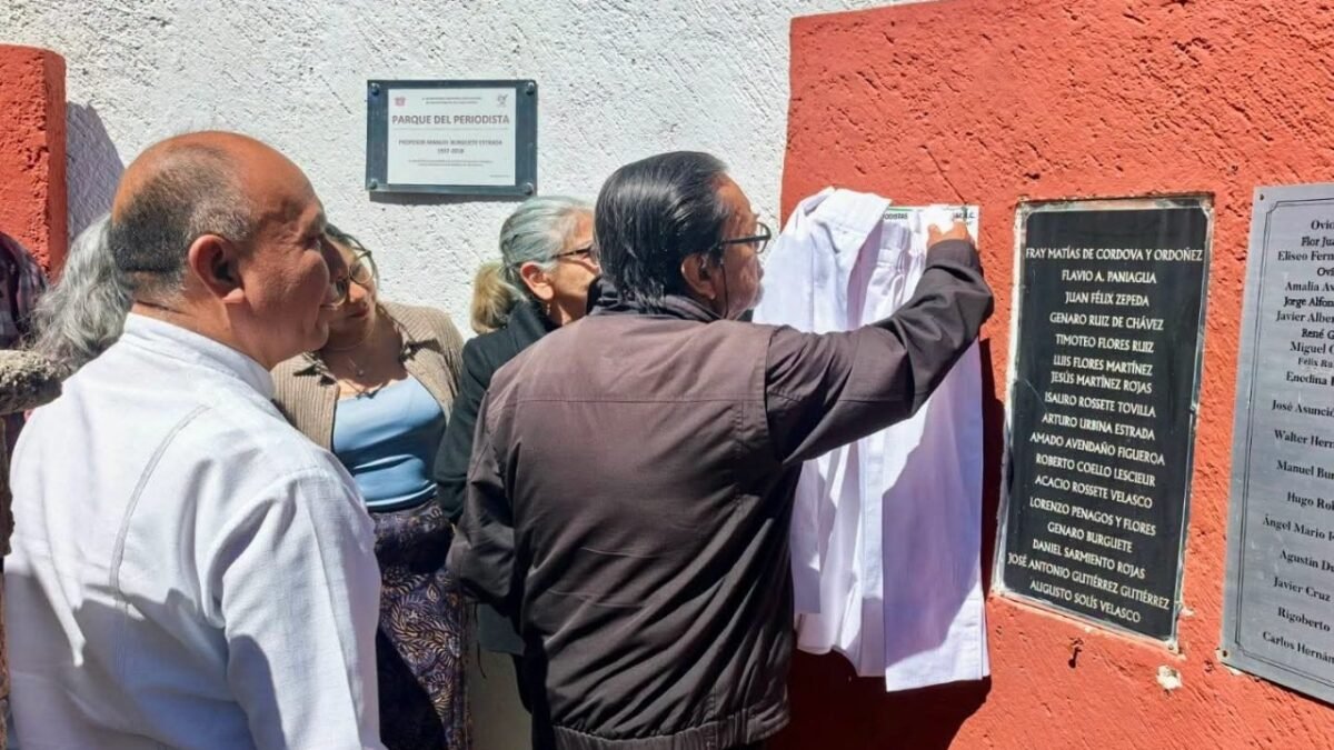 Honran en San Cristóbal la memoria de Burguete Estrada y Camas Vera, periodistas de historia