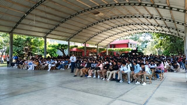 Imparten pláticas de prevención a estudiantes del Cecyte en Villaflores