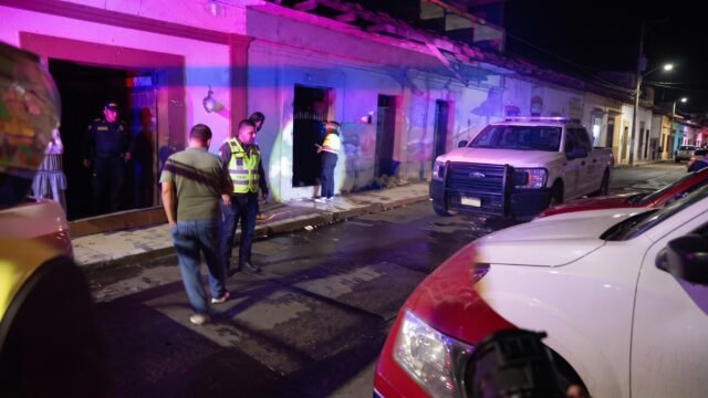 Incendio consume local comercial en la 12ª avenida Norte de Tapachula