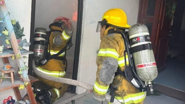 Incendio daña casa de dos niveles en fraccionamiento Bugambilias de Tuxtla