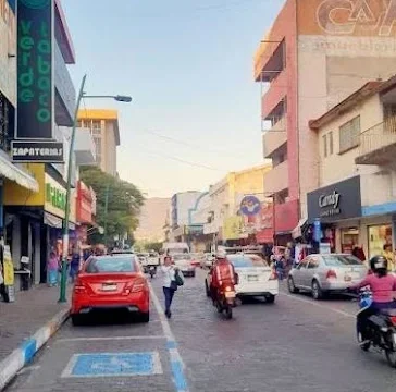 Infraccionan a conductor de colectivo 51-46 por pasarse semáforo en rojo en Tuxtla