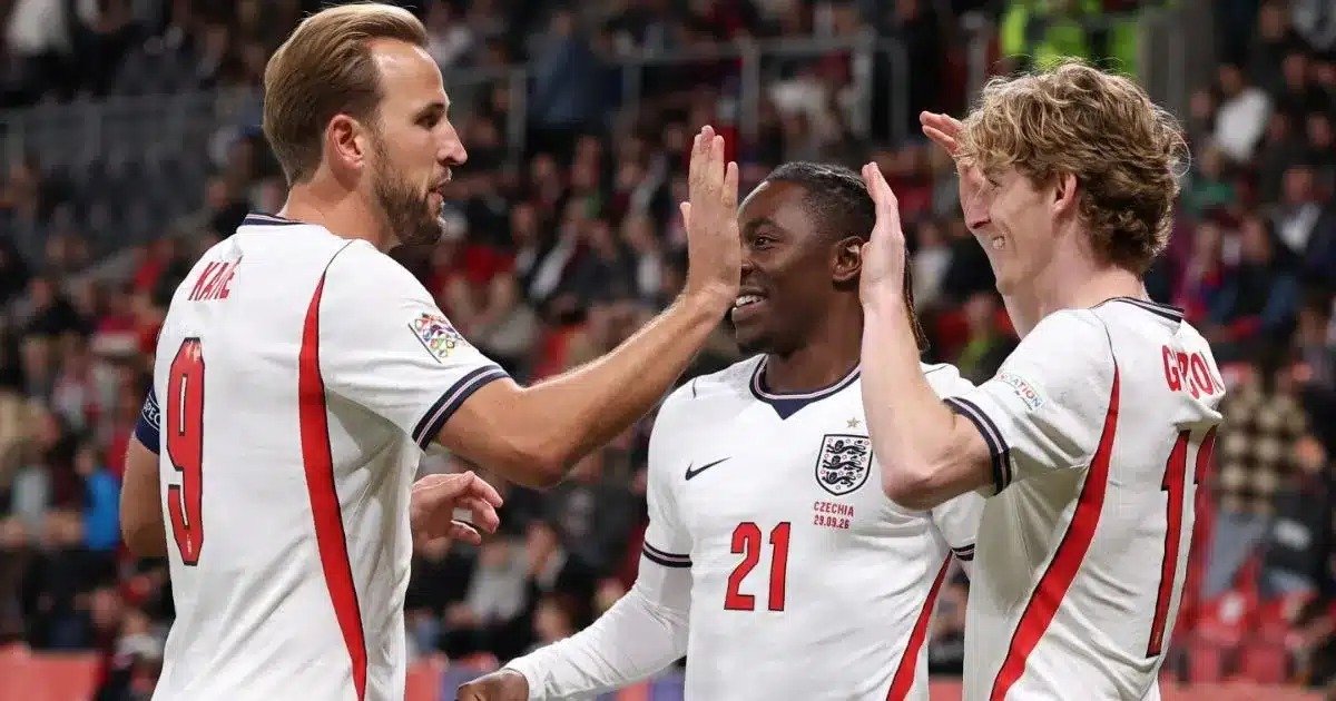 Inglaterra vence 2-0 a República Checa en Praga con goles de Kane y Gordon