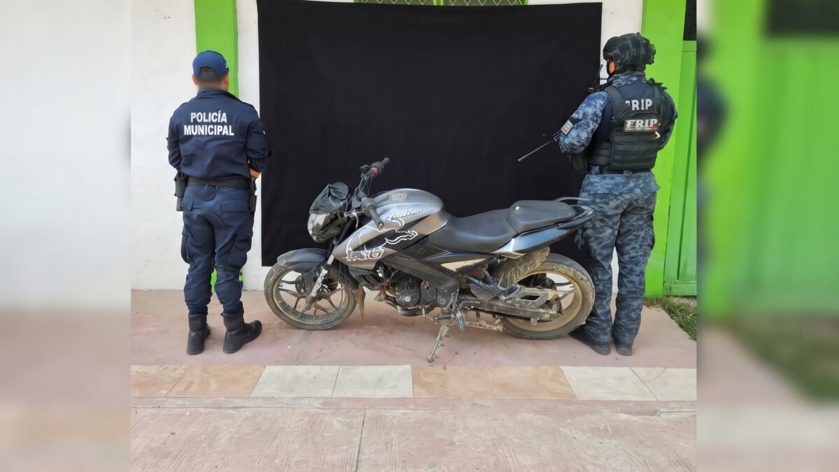 La dejaron tirada en la terracería: Pakales hallan en Huixtla moto robada en Guatemala