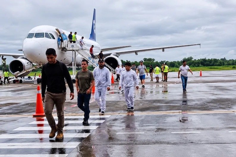 Llegan a Tapachula 390 mexicanos deportados en cuatro vuelos desde Estados Unidos
