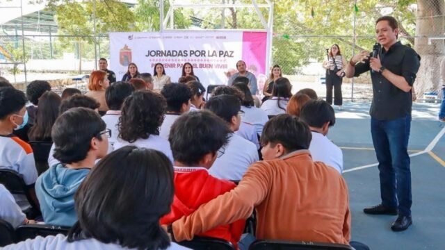 Llevan la paz a la Prepa 6: Leonardo León se planta ante estudiantes contra la violencia