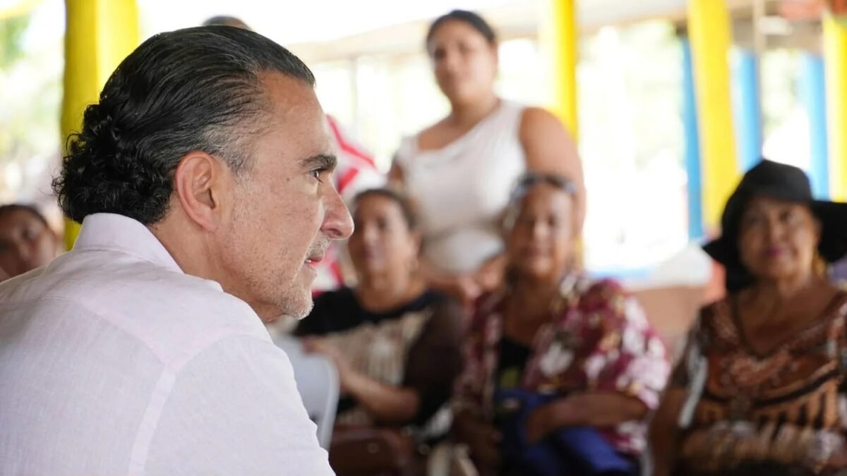 Luis Armando Melgar gestiona reconstrucción de 36 palapas en Puerto Madero