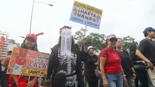 Marcha por agua contaminada en Guadalajara termina con nueve detenidos