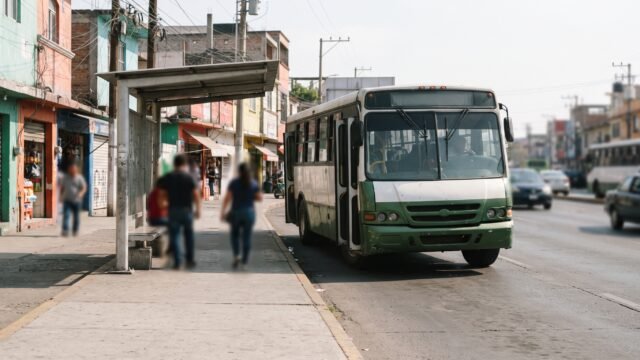 MC propone transporte público gratuito para niñas, niños y adolescentes