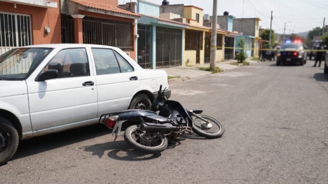 Motociclista resulta gravemente lesionado en colisión en el fraccionamiento Vida Mejor