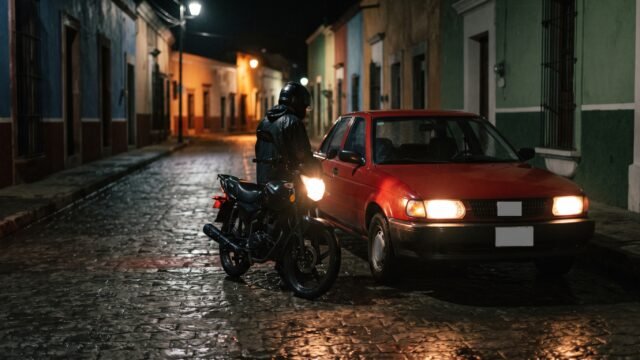 Motociclista resulta lesionado tras chocar contra automóvil en Villaflores