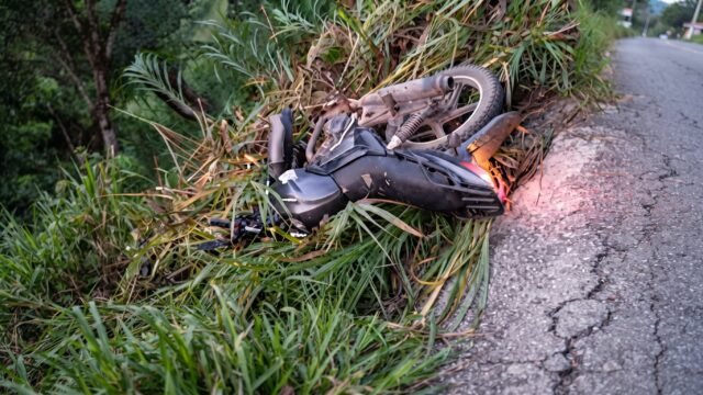 Motociclista sufre accidente en tramo Miguel Alemán–Agua Fría, en Tila