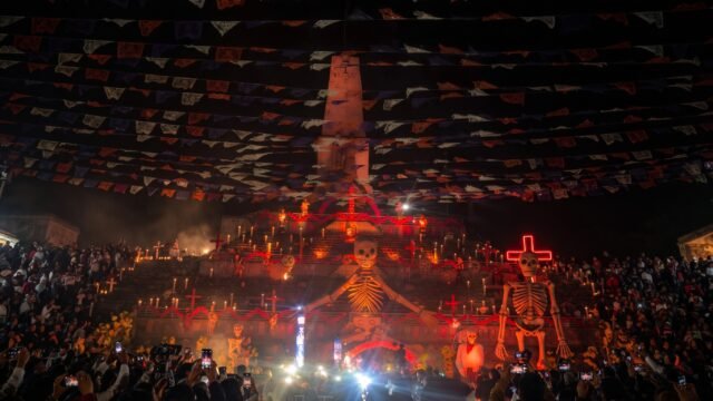 Música y baile se apoderan del Bicentenario: Tuxtla celebra el Día de Muertos a lo grande
