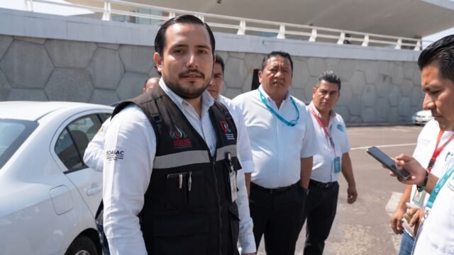 “Nada más deja salir a esta persona”: jefe de seguridad frena a taxistas en el aeropuerto de Chiapas