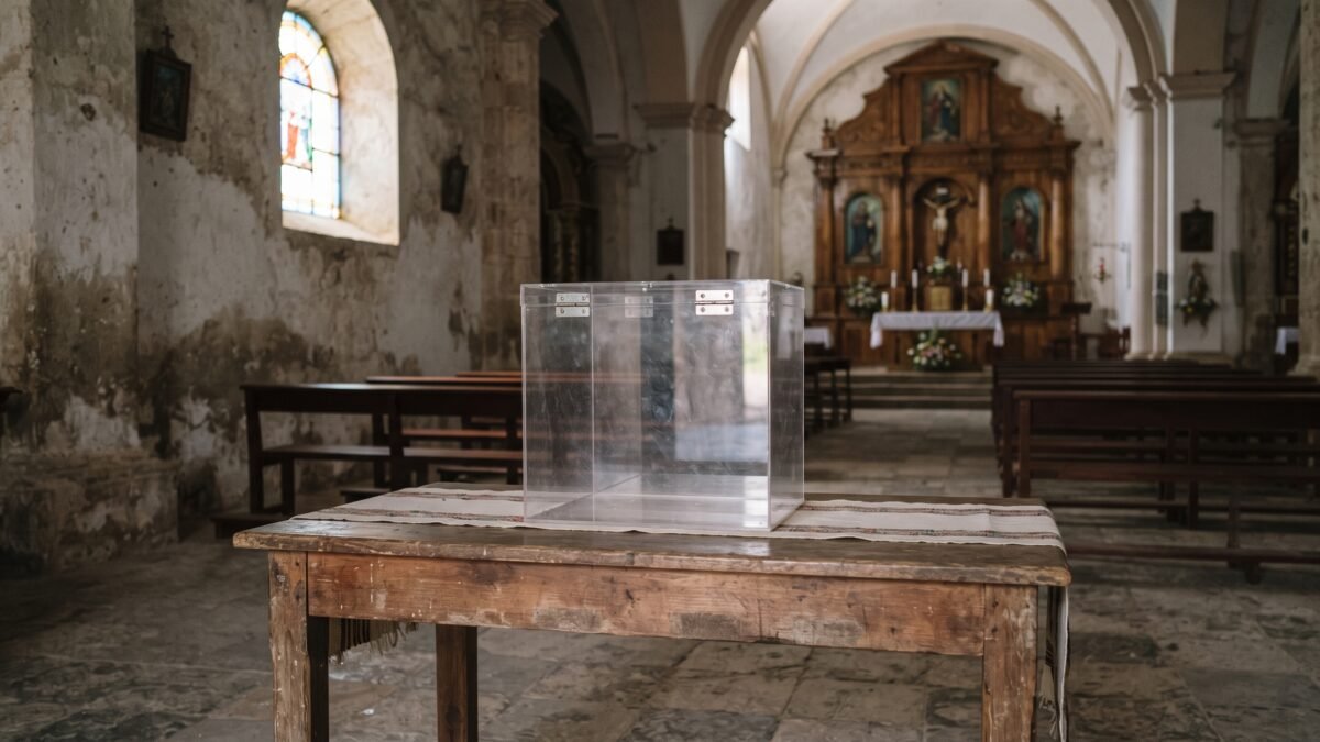 Obispo de Tapachula llama a no vender el voto y a dividir poderes