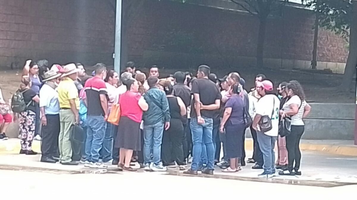 Pacientes del ISSSTE en Chiapas denuncian envío a clínica con equipos viejos para hemodiálisis