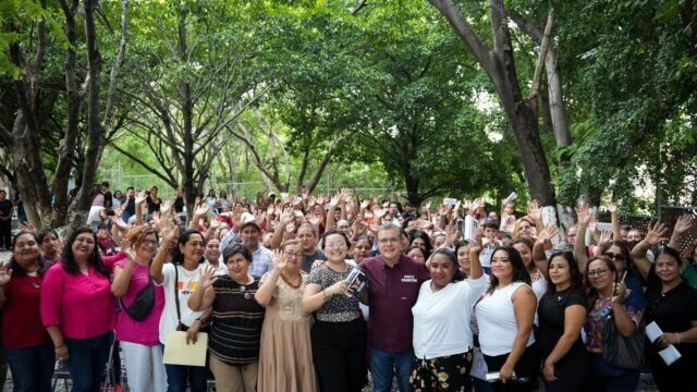 Paco Chacón entrega apoyos de Reporte Móvil a Guerreras al Volante en Tuxtla Gutiérrez