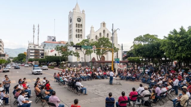 Padre le dona un riñón a su hijo: adolescente vuelve a vivir tras trasplante en Chiapas