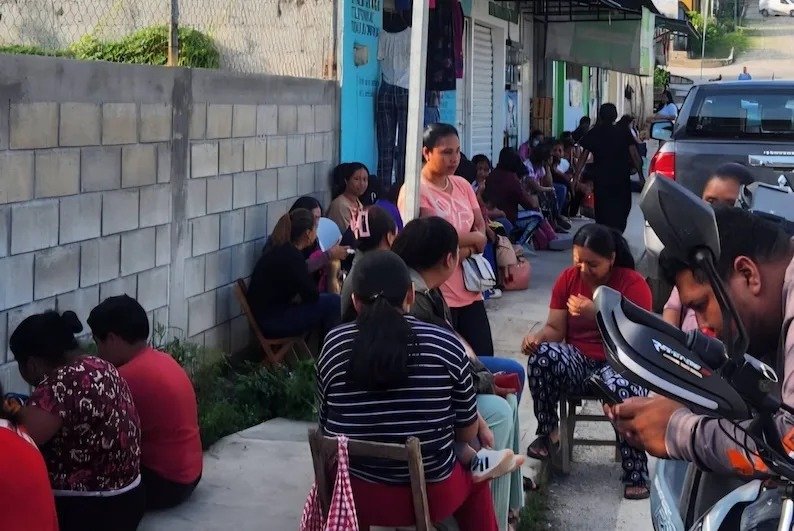 Padres cierran primaria en Emiliano Zapata por denuncia de tocamientos a alumnas