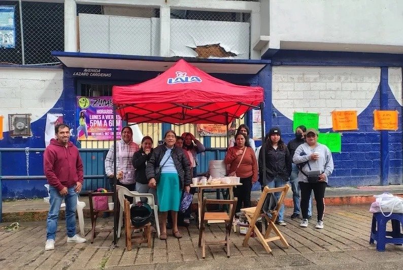 Padres cierran primaria Jaime Torres Bodet en San Cristóbal por presunto desvío de cuotas