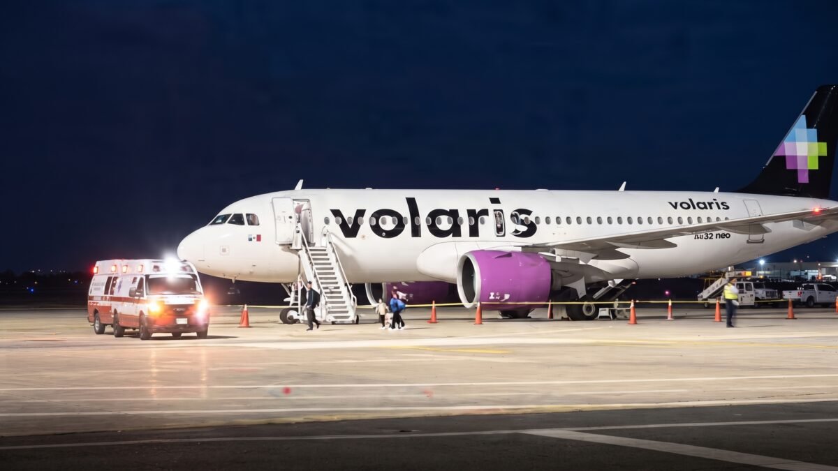 Pasajera de 28 años muere en avión procedente de Tijuana al llegar a Tapachula