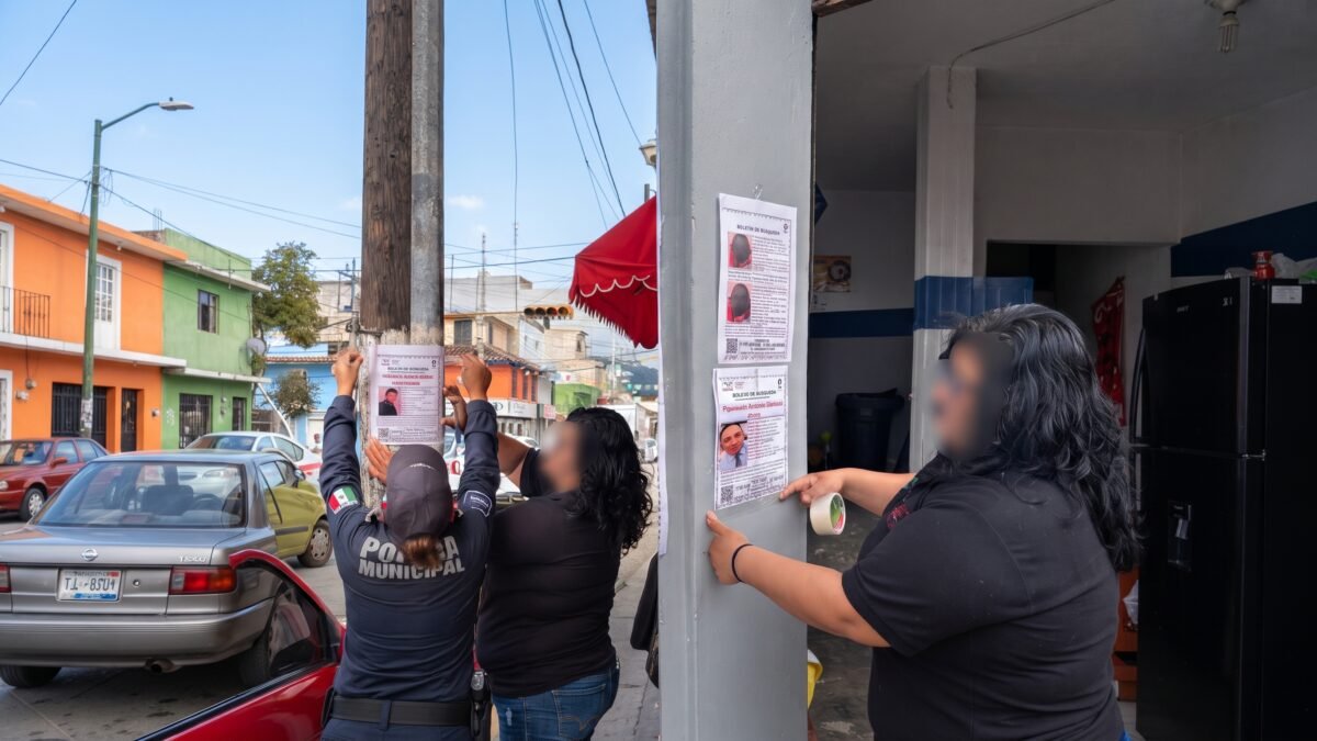 Pegan sus fotos en postes y mercados: buscan a dos hombres que no volvieron en San Cristóbal