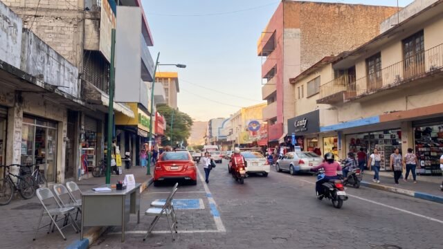 Piden a adultos mayores y personas con discapacidad registrarse para credencial de salud en Chiapas