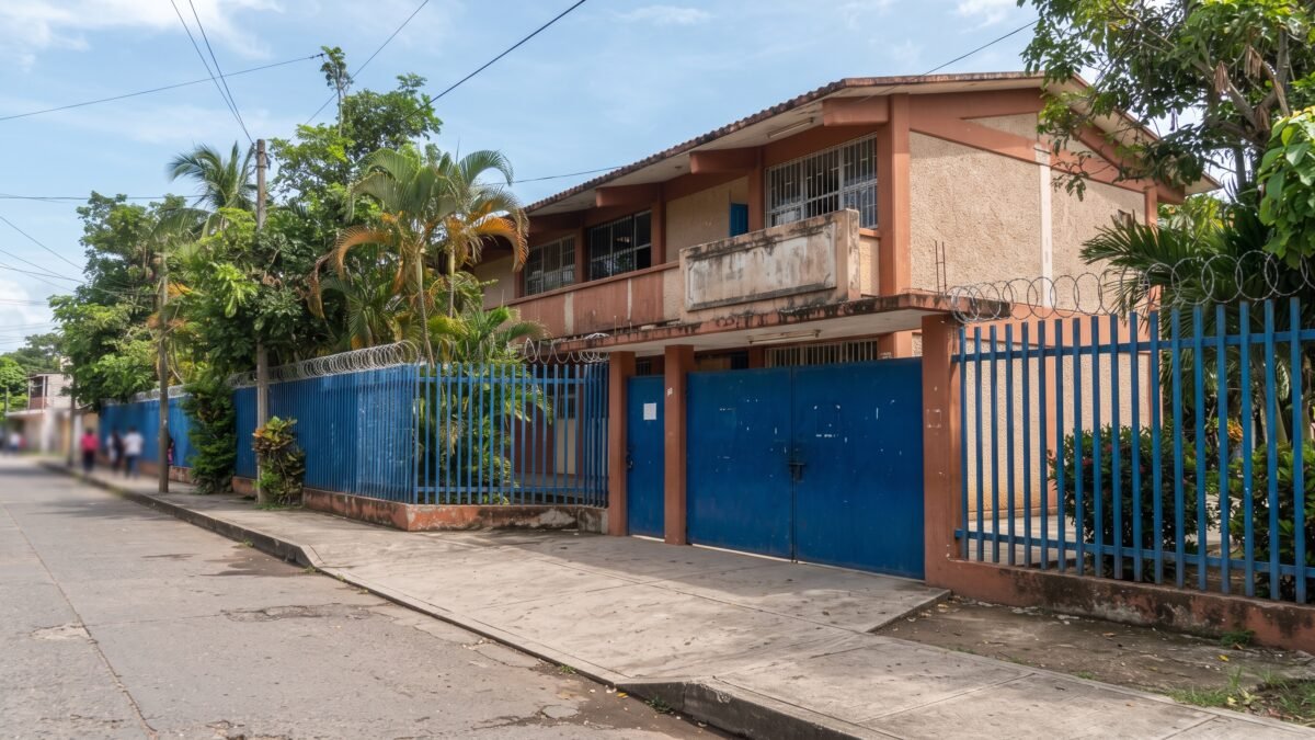 Piden cubrebocas obligatorio en Cobach plantel 01 de Tuxtla por casos de gripe y covid