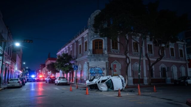 Pierde el control en el Libramiento Norte: Jeep acaba de llantas arriba y el conductor detenido en Tuxtla